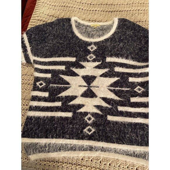 Cecico Womens Aztec Pattern Eyelash Sweater Large Southwest Black & White - Picture 9 of 13